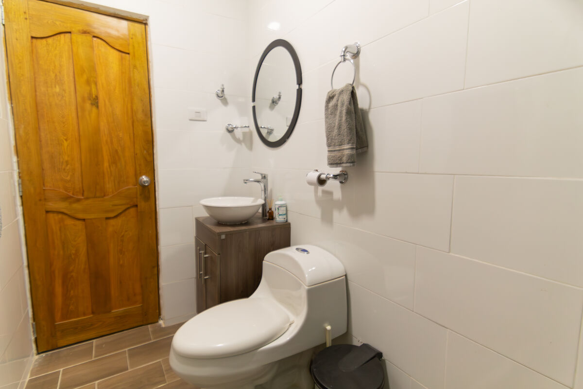 Bedroom A bathroom view 2