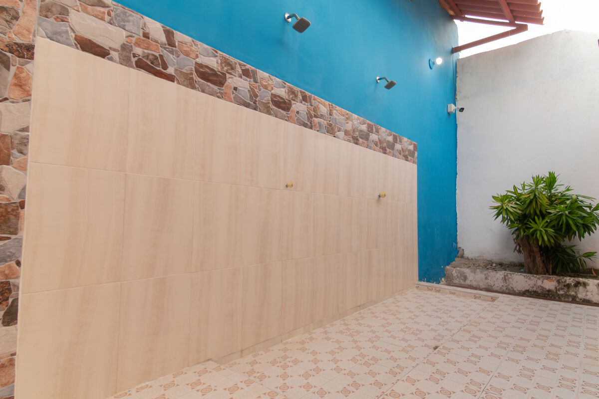 Casa Gabito outdoor showers